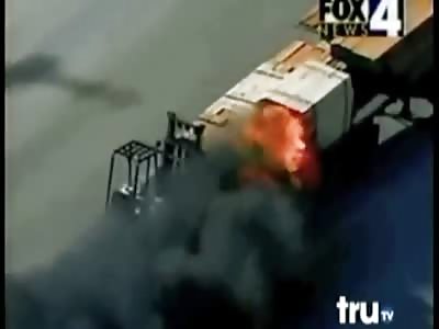 Police chase a truck