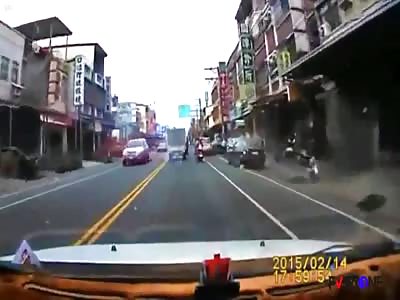 Careless motorcyclist gets what he deserves