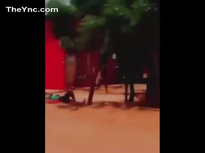 FULL VIDEO  Aftermath Incluided:Man Being Brutally Killed With Machete Blows to the Face.