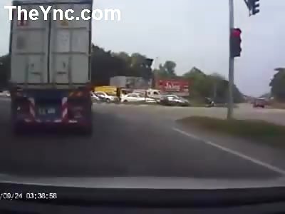 Kid hits by car... 