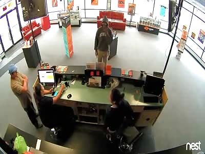 Robber Tells Customer To Keep His Money (Audio Included) 