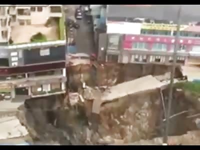  Road and Ground Sinks and Collapses Suddenly  