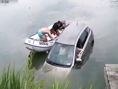 Two teenagers save elderly couple from drowning 