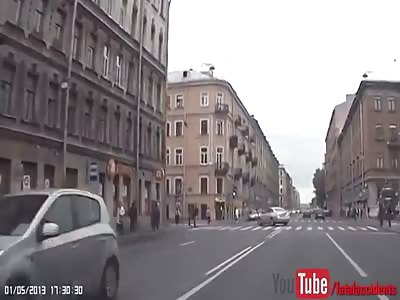 Horrible summersault after crash by motorcyclist