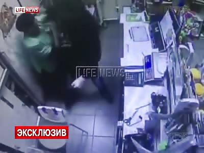 Female pharmacy clerk fights knife wielding robber