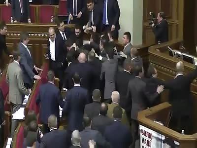 Conflict between Barna and Yatsenyuk at Verkhovna Rada, 11.12.2015