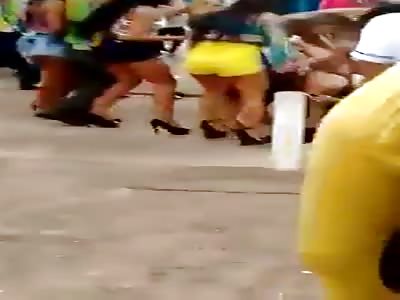 lady's fight on the street