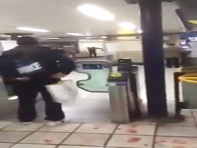 The Dramatic Arrest of Perpetrators of London Tube Station Stabbings (Another Angle)