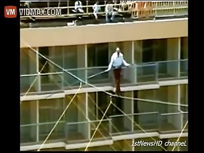 Tightrope Walker Falls to his Death