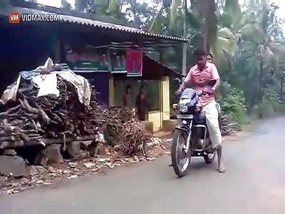 Men should not wear skirts while on motorbikes or this can happen